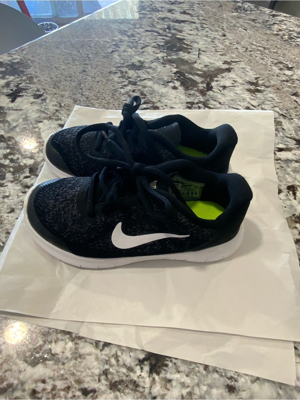 Nike Kids Black and White Sneakers with Lime Insole size 11c